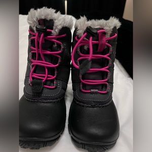 Columbia snow boots size 10